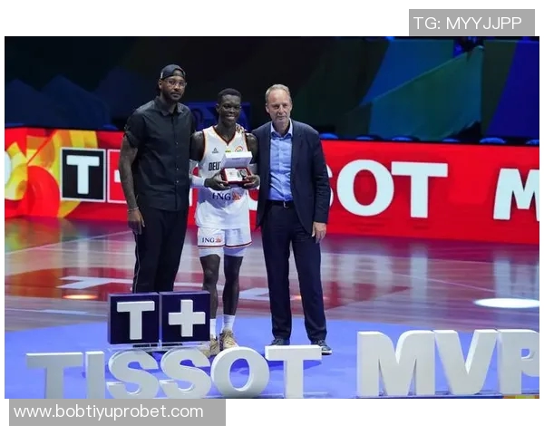 德天空报道门兴与尤伦迪奇接触施罗德仍为首选教练人选