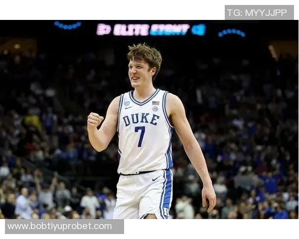 克尼佩尔展现领袖风范20中11三分12中5豪取28分8板7助助球队取胜