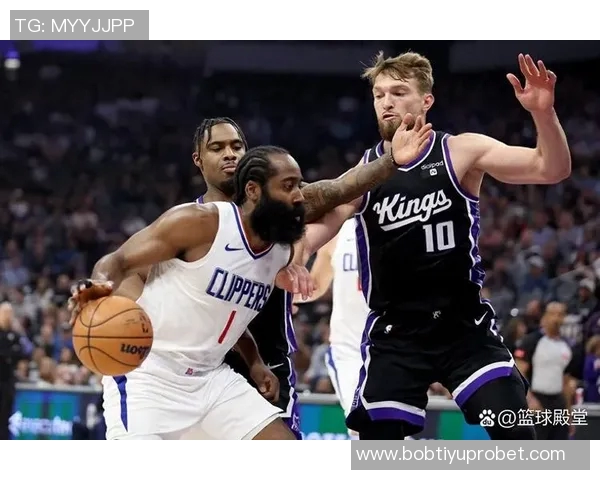 乔治半场表现低迷仅得5分2板2助球队需寻找新进攻点 乔治半场表现低迷仅得5分2板2助球队需寻找新进攻点