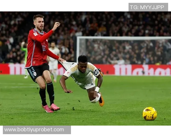 拉奥斯批评皇马对塞尔塔的裁判表现称情绪控制不当需提升比赛阅读能力